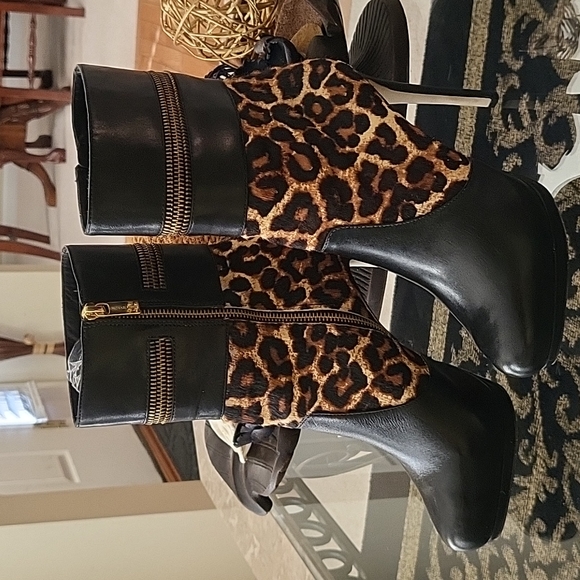 MICHAEL KORS HAYA BOOTIE - Picture 5 of 10